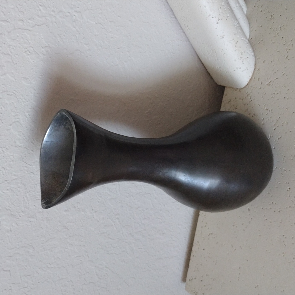 Vase - Picture 13 of 16